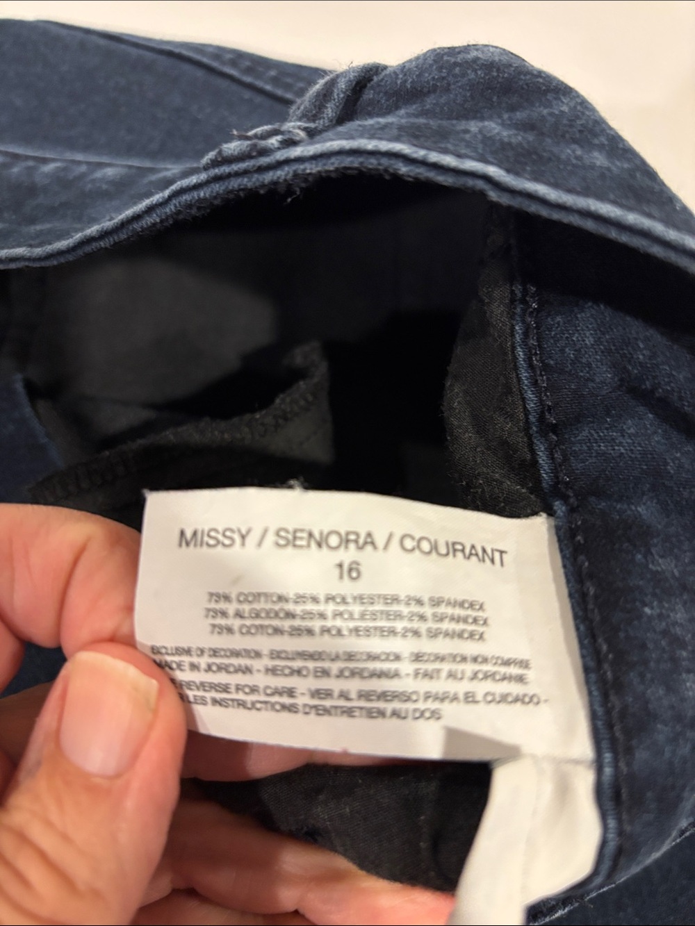 Bandolino Women size 16Dark Blue Slim Straight Jeans capri/crop length 32”. - Picture 4 of 6